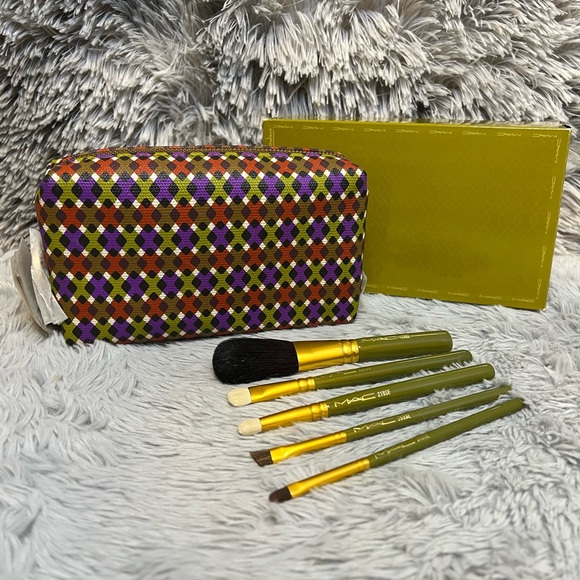MAC Olive Green 5pcs Basic Brush Set - Picture 1 of 6